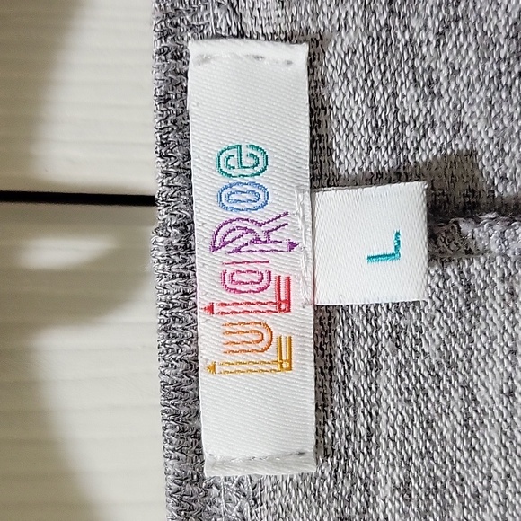 LulaRoe long gray sweater. - Picture 2 of 4